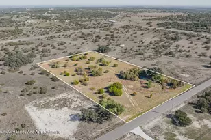 121 Gilmore Ct, Lipan, TX 76462 - Photo 1