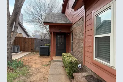 610 Canterbury Street, Euless, TX 76039 - Photo 2