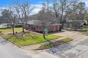 709 Hurstview Dr, Hurst, TX 76053 - Photo 4