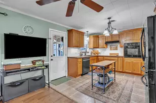 709 Hurstview Dr, Hurst, TX 76053 - Photo 8