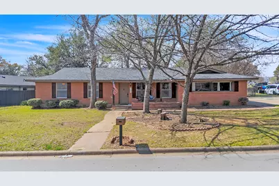 709 Hurstview Drive, Hurst, TX 76053 - Photo 2