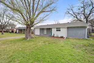 729 SW Sunnybrook Dr, Burleson, TX 76028 - Photo 1