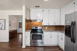 729 SW Sunnybrook Dr, Burleson, TX 76028 - Photo 16