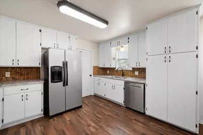 729 SW Sunnybrook Drive, Burleson, TX 76028 - Photo 8