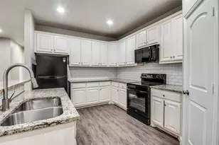 1812 Carrington Dr, Glenn Heights, TX 75154 - Photo 4