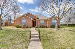 5518 Chimney Rock Dr, Arlington, TX 76017 - Photo 1