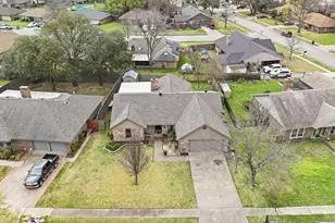 433 Overcrest Dr, Benbrook, TX 76126 - Photo 38