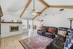 433 Overcrest Dr, Benbrook, TX 76126 - Photo 2