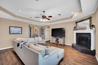 1305 Louise Lane, Ennis, TX 75119 - Photo 8