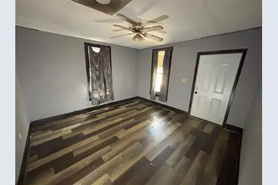 822 N Robinson Street, Cleburne, TX 76031 - Photo 4