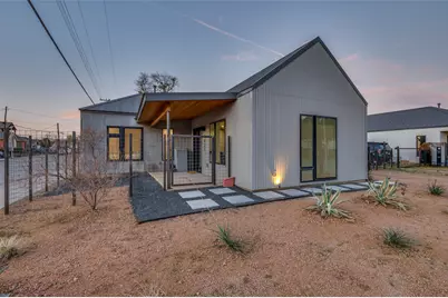 1021 Nomas Street, Dallas, TX 75212 - Photo 1