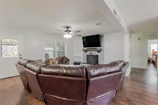 208 Yucca Dr, Weatherford, TX 76087 - Photo 8
