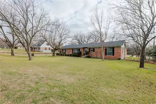208 Yucca Dr, Weatherford, TX 76087 - Photo 1