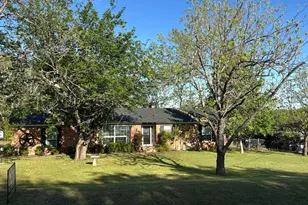 208 Yucca Dr, Weatherford, TX 76087 - Photo 1