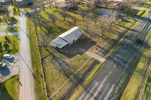 508 Fannin St, Millsap, TX 76066 - Photo 10