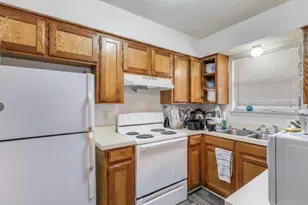 518 Jordan Ln, Arlington, TX 76012 - Photo 6