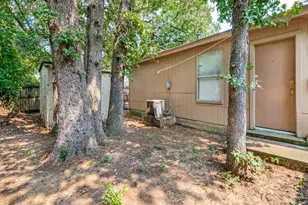 518 Jordan Ln, Arlington, TX 76012 - Photo 12