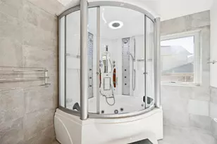 9325 Vista Cir, Irving, TX 75063 - Photo 20