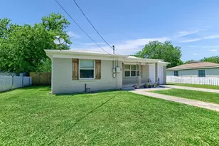 103 Tipton St, Whitesboro, TX 76273 - Photo 2