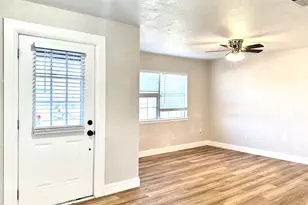 4517 Sherwood Dr, Mesquite, TX 75150 - Photo 2