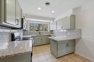 1720 Woods Dr, Arlington, TX 76010 - Photo 12