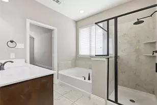 11540 Twining Branch Cir, Fort Worth, TX 76052 - Photo 12