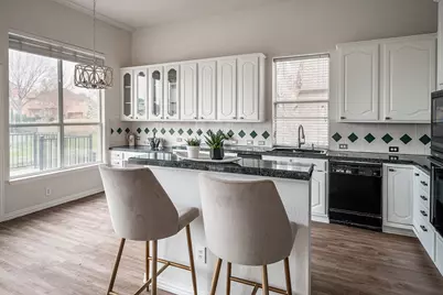 7712 Lakecrest Circle, Irving, TX 75063 - Photo 10