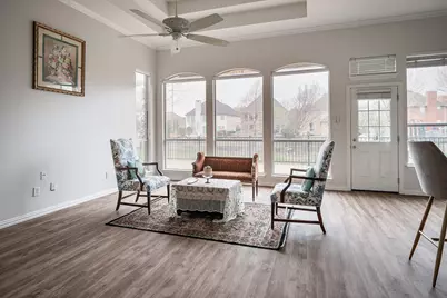 7712 Lakecrest Circle, Irving, TX 75063 - Photo 6