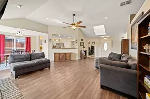 2845 White Oak Dr, Grand Prairie, TX 75052 - Photo 8