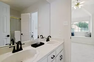 434 Waterside Dr, Irving, TX 75063 - Photo 24