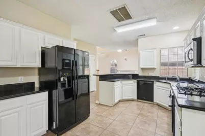 9354 Riverwalk Lane, Irving, TX 75063 - Photo 12