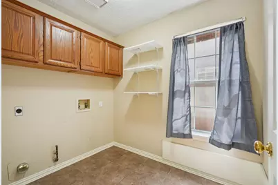 9354 Riverwalk Lane, Irving, TX 75063 - Photo 16