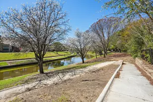 9354 Riverwalk Ln, Irving, TX 75063 - Photo 34