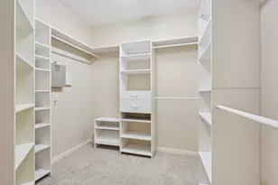 9354 Riverwalk Ln, Irving, TX 75063 - Photo 32