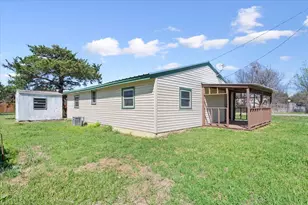 183 3rd St, Elm Mott, TX 76640 - Photo 22