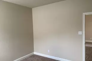 705 Buffalo Creek Dr, Cleburne, TX 76033 - Photo 6