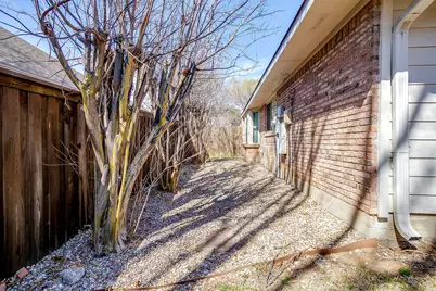 1115 Olde Towne Drive, Irving, TX 75061 - Photo 36