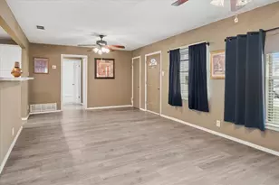 1613 Dale Dr, Arlington, TX 76010 - Photo 2