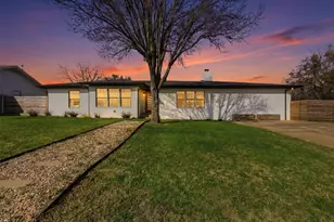 539 N Stewart St, Jacksboro, TX 76458 - Photo 2