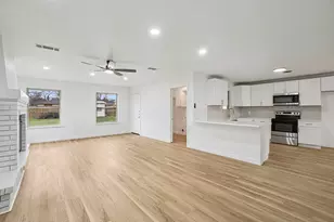 5905 Walraven Cir, Fort Worth, TX 76133 - Photo 6