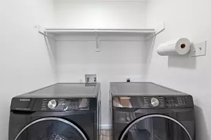 3901 Silver Meadow Ln, Grand Prairie, TX 75052 - Photo 10