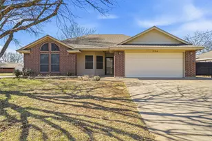 1154 Miles Ave, Burleson, TX 76028 - Photo 1