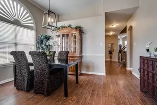 1301 Glen Hollow Ln, Flower Mound, TX 75028 - Photo 4