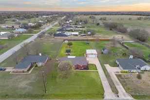 1121 Pierce Rd, Red Oak, TX 75154 - Photo 4