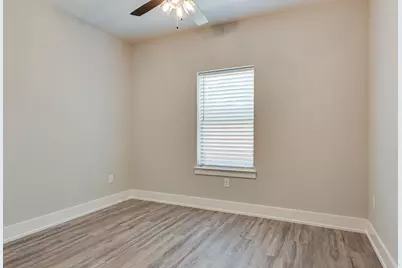 115 W Jones #202, Krum, TX 76249 - Photo 8