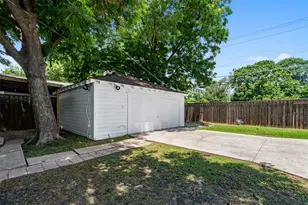 6933 Wake Forrest Dr, Dallas, TX 75214 - Photo 22