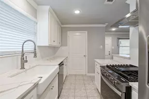 6933 Wake Forrest Dr, Dallas, TX 75214 - Photo 10