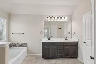 612 Ravenwood Dr, Saginaw, TX 76179 - Photo 20