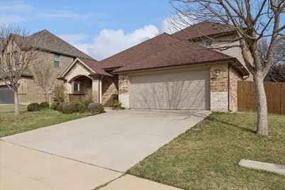 612 Ravenwood Drive, Saginaw, TX 76179 - Photo 2