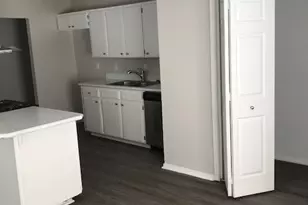 437 Meadow St, Saginaw, TX 76179 - Photo 4